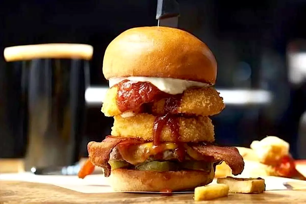 Burgers & Beer Flights at Slater’s 50/50 – Valid Any Day