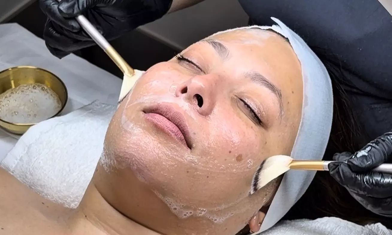 Get Moon Welcome Ritual: Silk Massage + Glow Facial -  30% Off at Moon Body - Primary Image