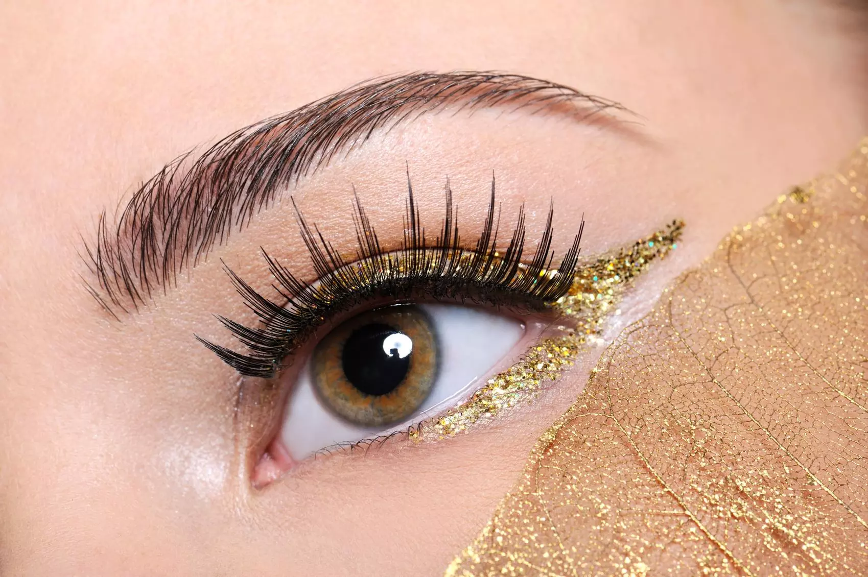 One Eyebrow-Threading Session with Optional Eyebrow-Tinting Treatment at Feah Brows Beauty (Up to 25% Off) - Primary Image