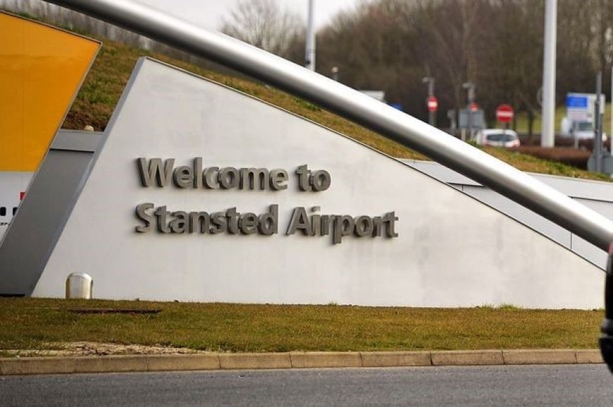 Image 2: Guaranteed 20% off Park & Ride at London Stansted by Parking Compare