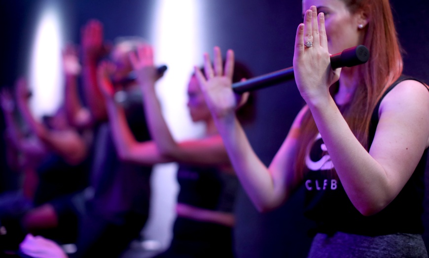 Image 2: Experience 4 Invigorating Indoor Cycling Sessions 