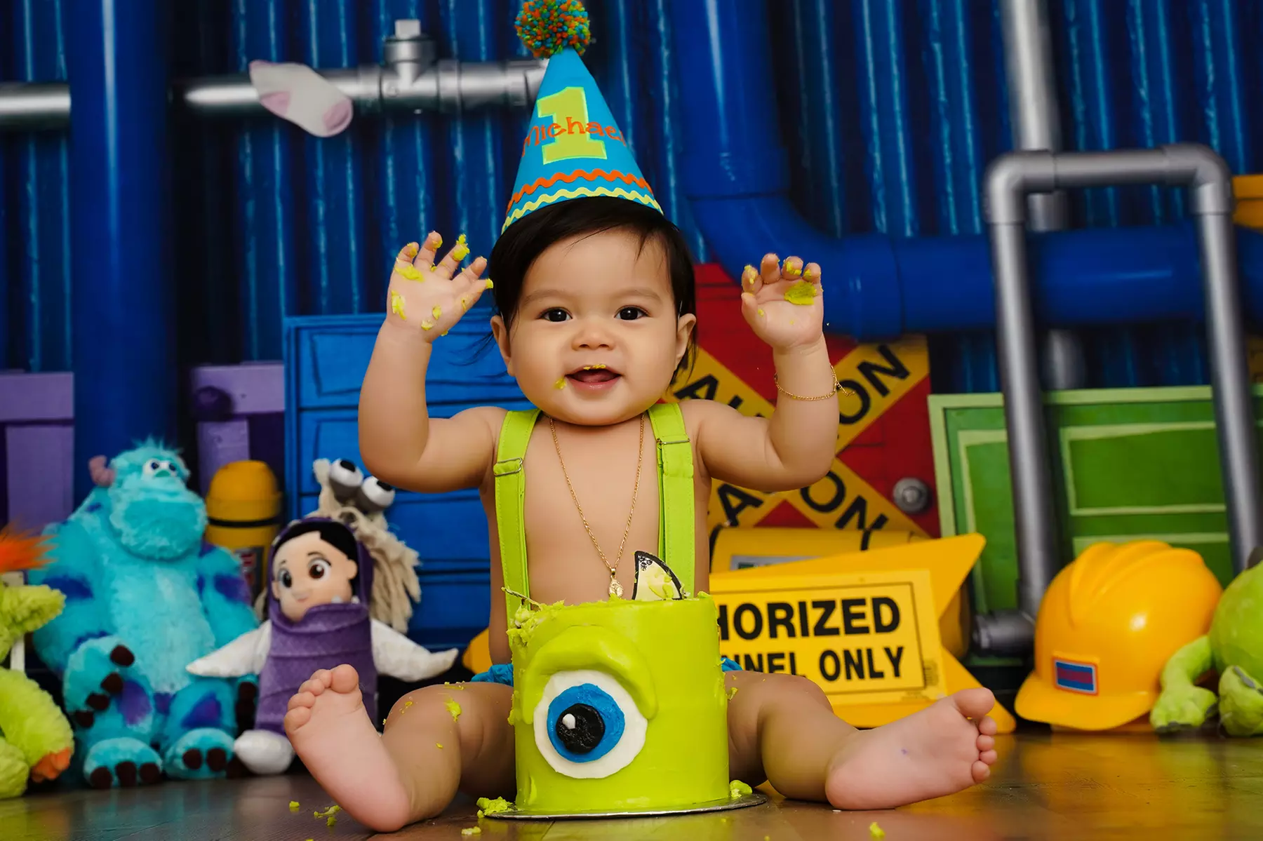 Studio Photo Shoot: 20 or 45 Minute Session with Up to 4 People