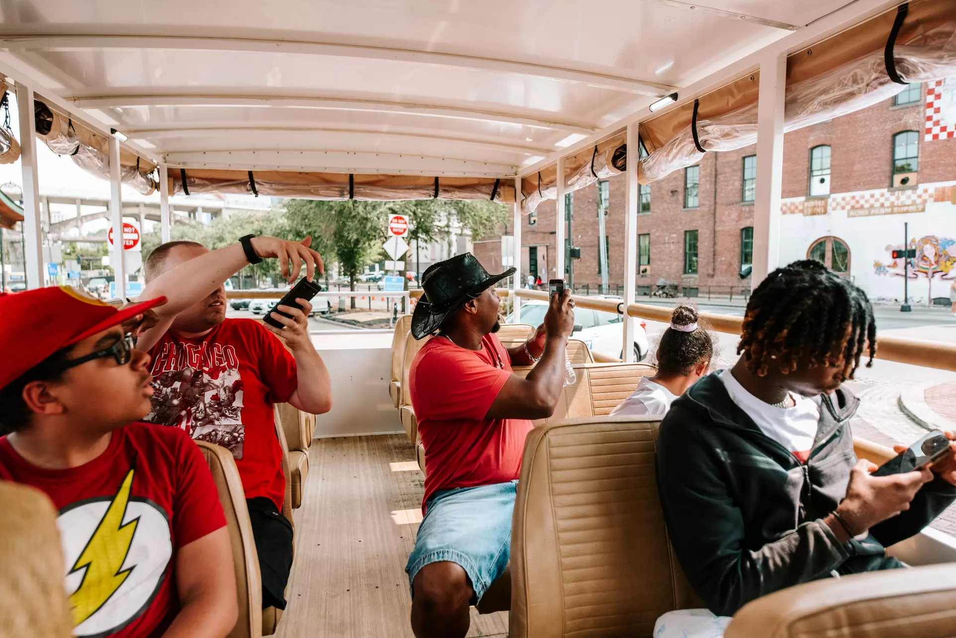 Nashville Sightseeing Tour at Cruzzin Nashville (Up to 50% Off)  - Second Medium