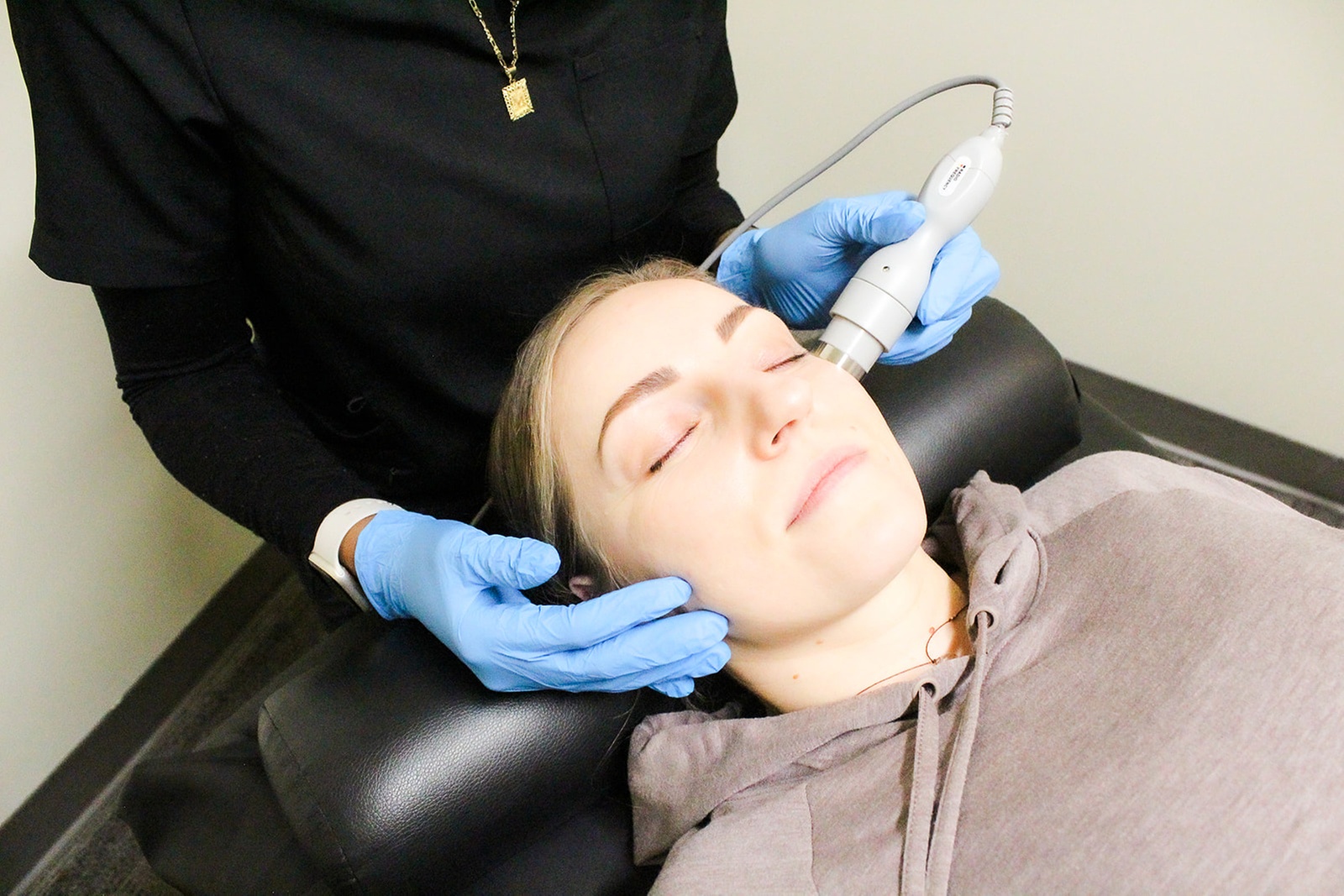 Holistic Health & Beauty Offers Therma-Lift Skin-Tightening Face Lift