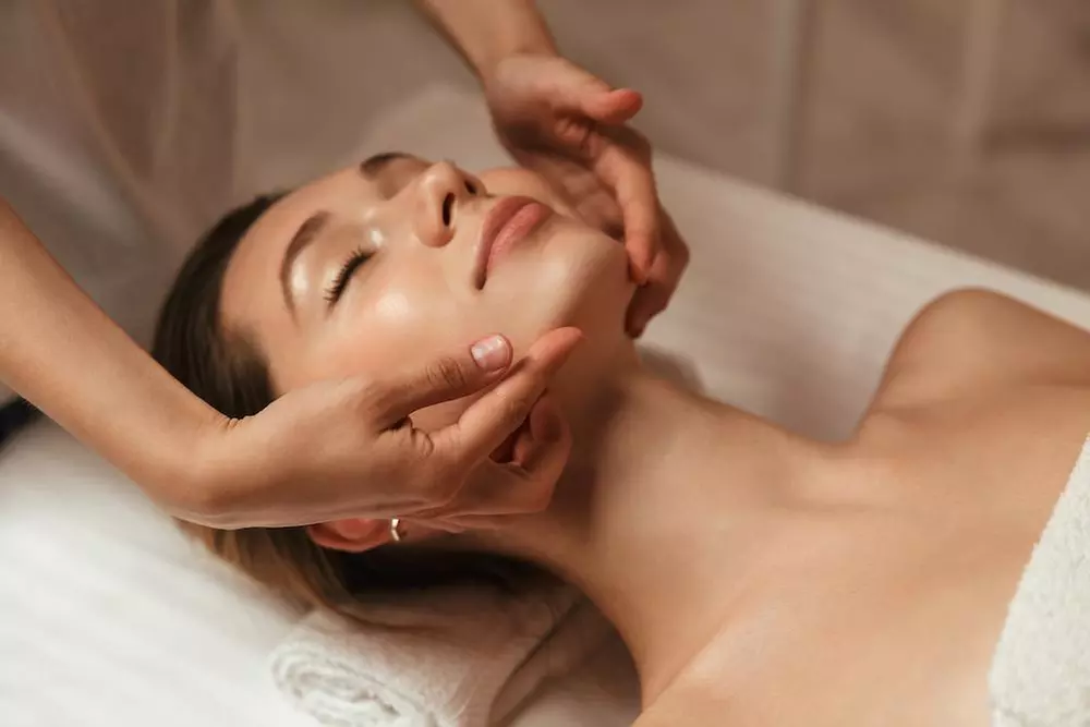 At Jily SkinLab Med Spa, explore a variety of beauty treatments including Forma Radio Frequency and more with up to 48% off - Primary Image