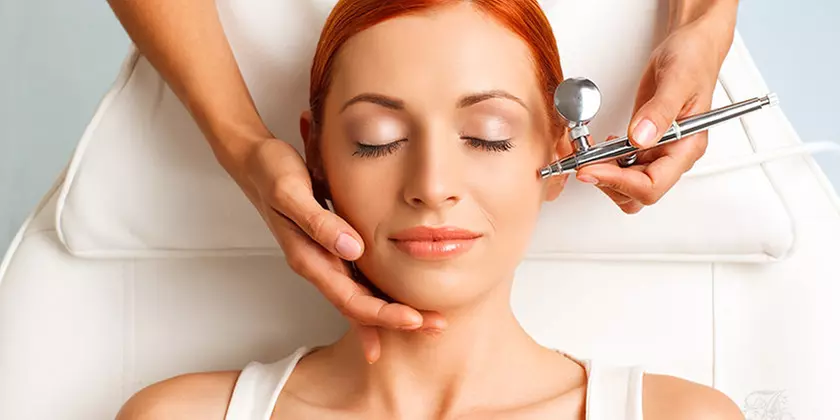Up to 77% Off on Deep Pore cleasing Microdermabrasion