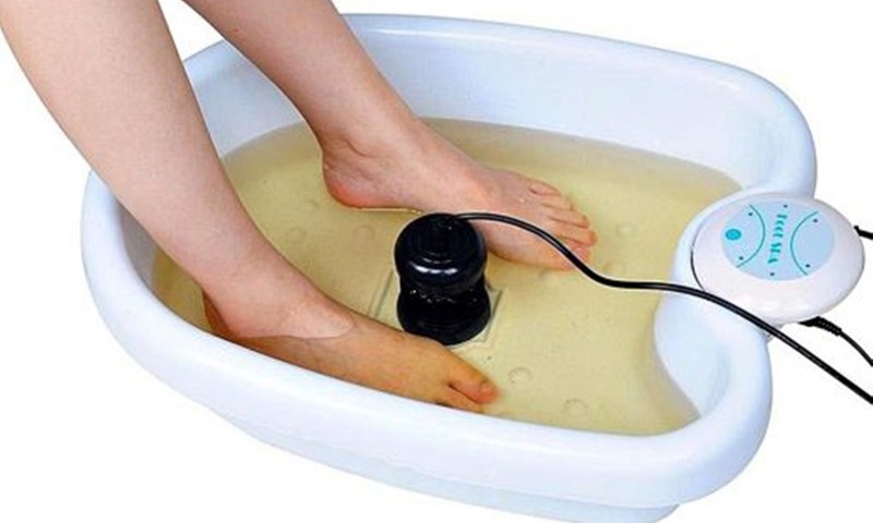 Foot detox and ionic bath for enhanced circulation and relaxation