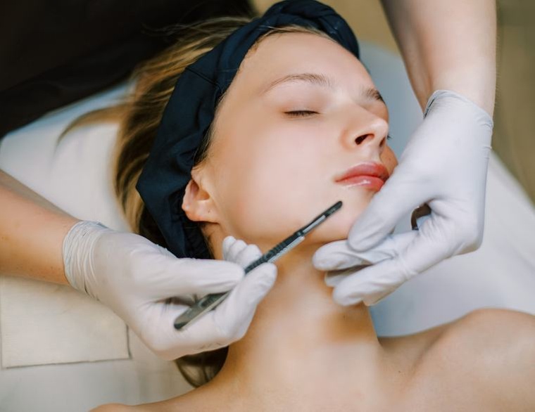 Smooth and Radiant Skin with 60-Minute Dermaplaning