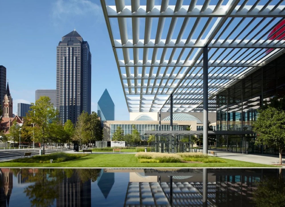 Exciting Dallas Scavenger Hunt Adventure for Groups of 2, 4, or 6