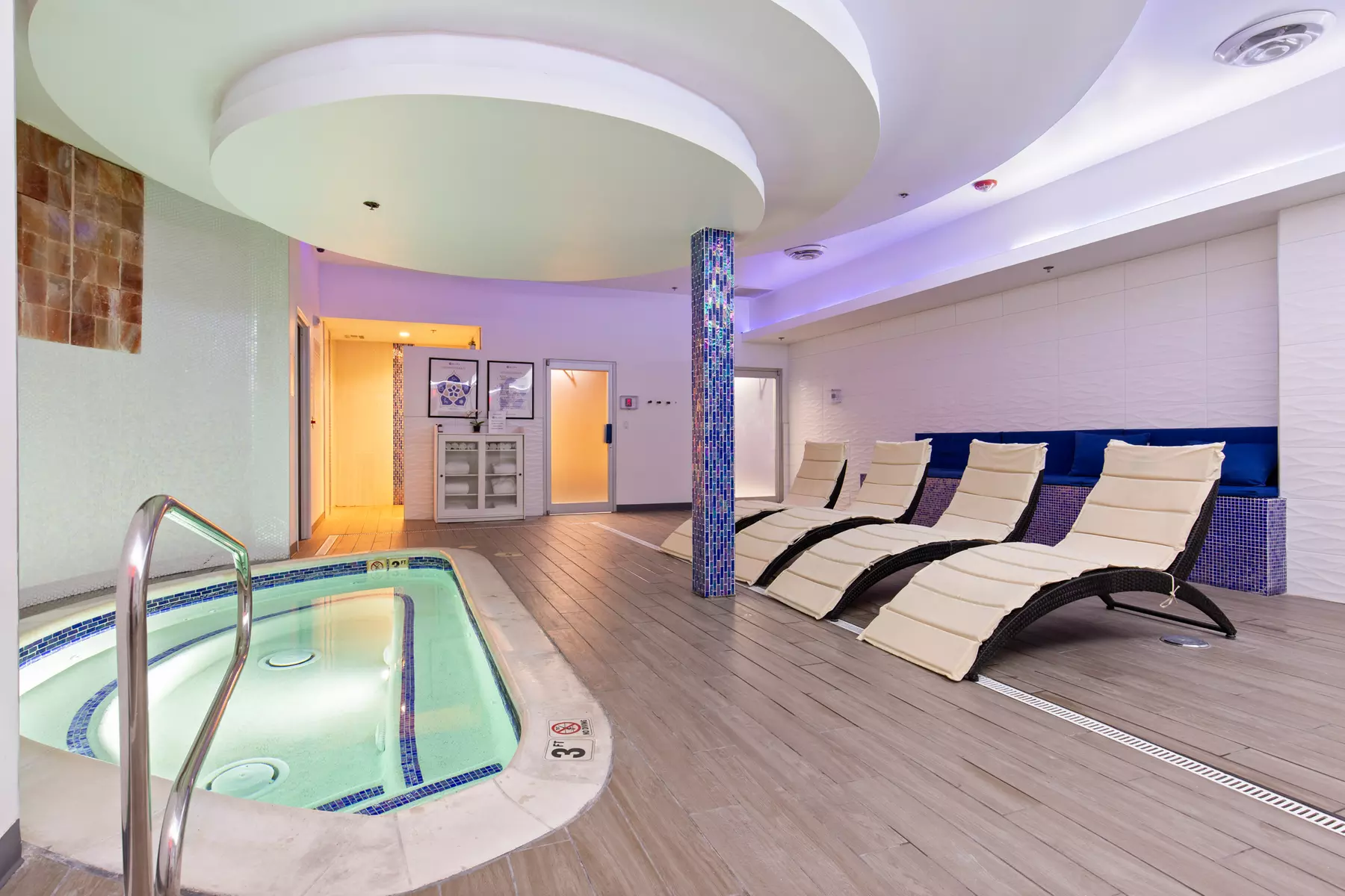 Dive into Bliss: Unwind with a 120-Minute Lagoon Single Pass!