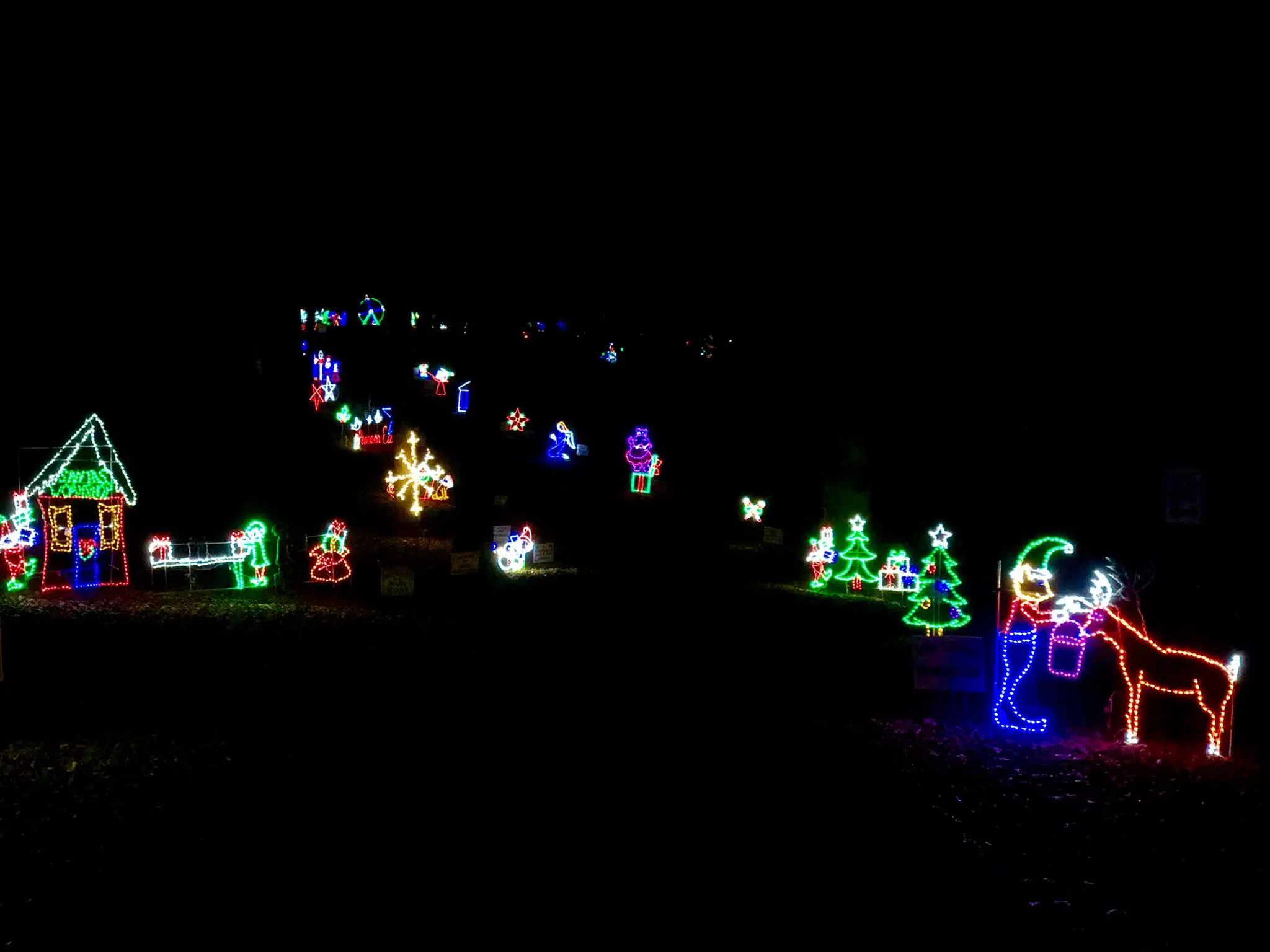 Light Up Your Holidays: Transform Your Home into a Winter Wonderland!