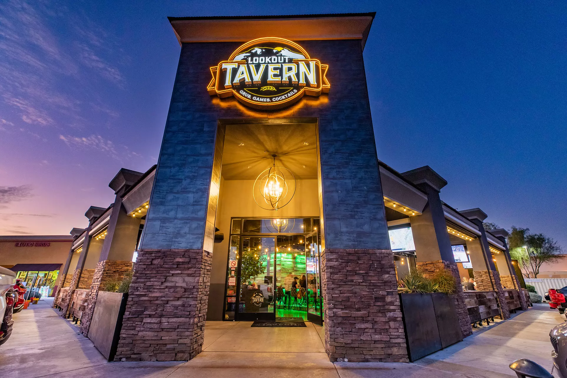 Up to 40% Off on Burger Restaurant at Lookout Tavern - Second Medium