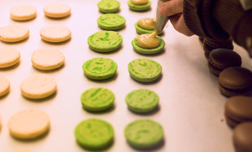 Image 5: Macaron Baking Class