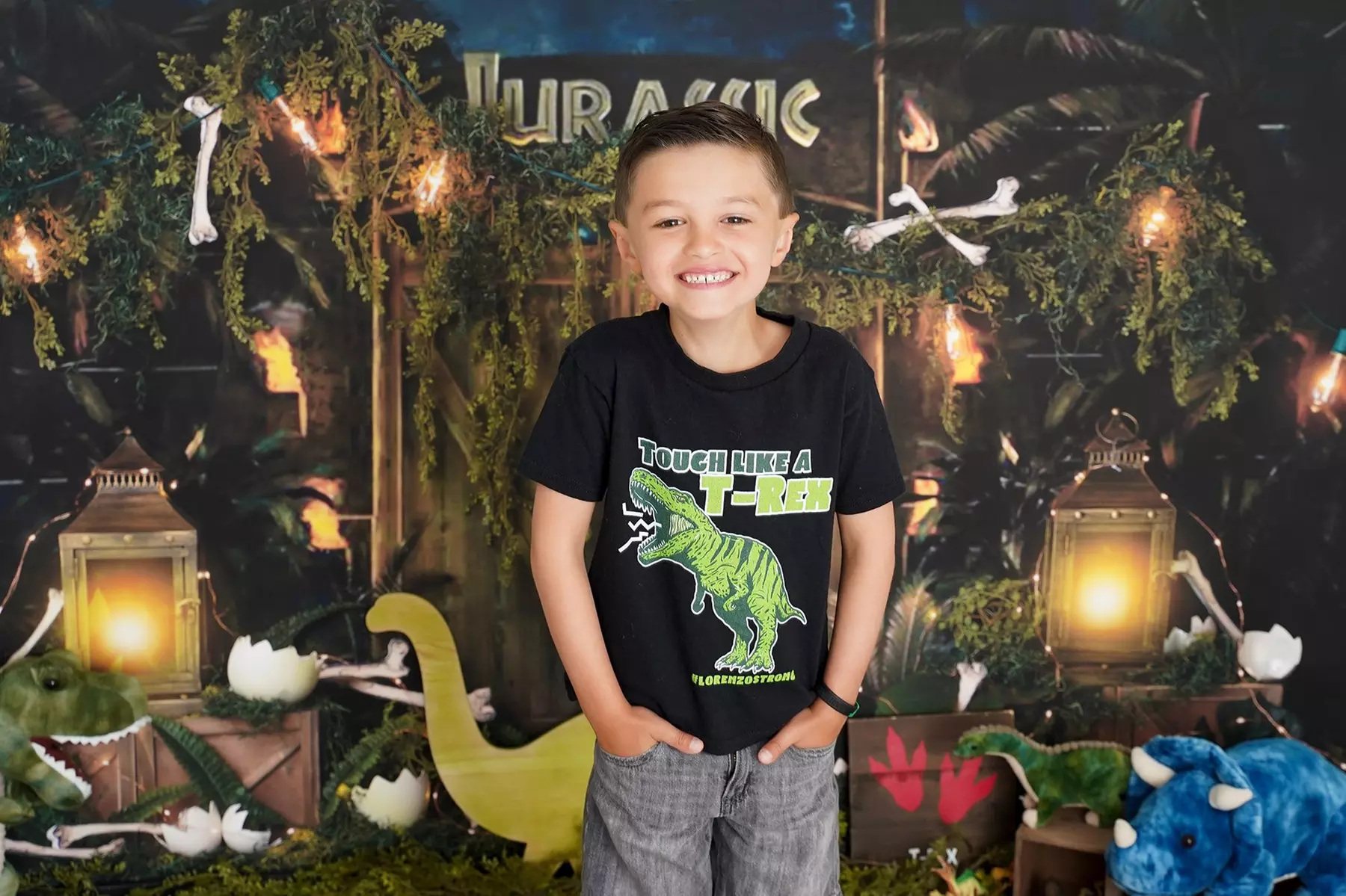 Studio Photo Shoot: 20 or 45 Minute Session with Up to 4 People