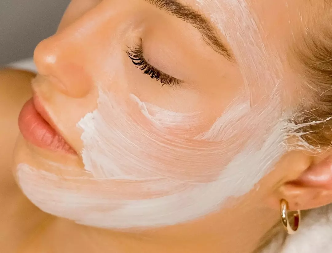 60 Min or 90 Min Intuitive Signature Facial - Primary Image