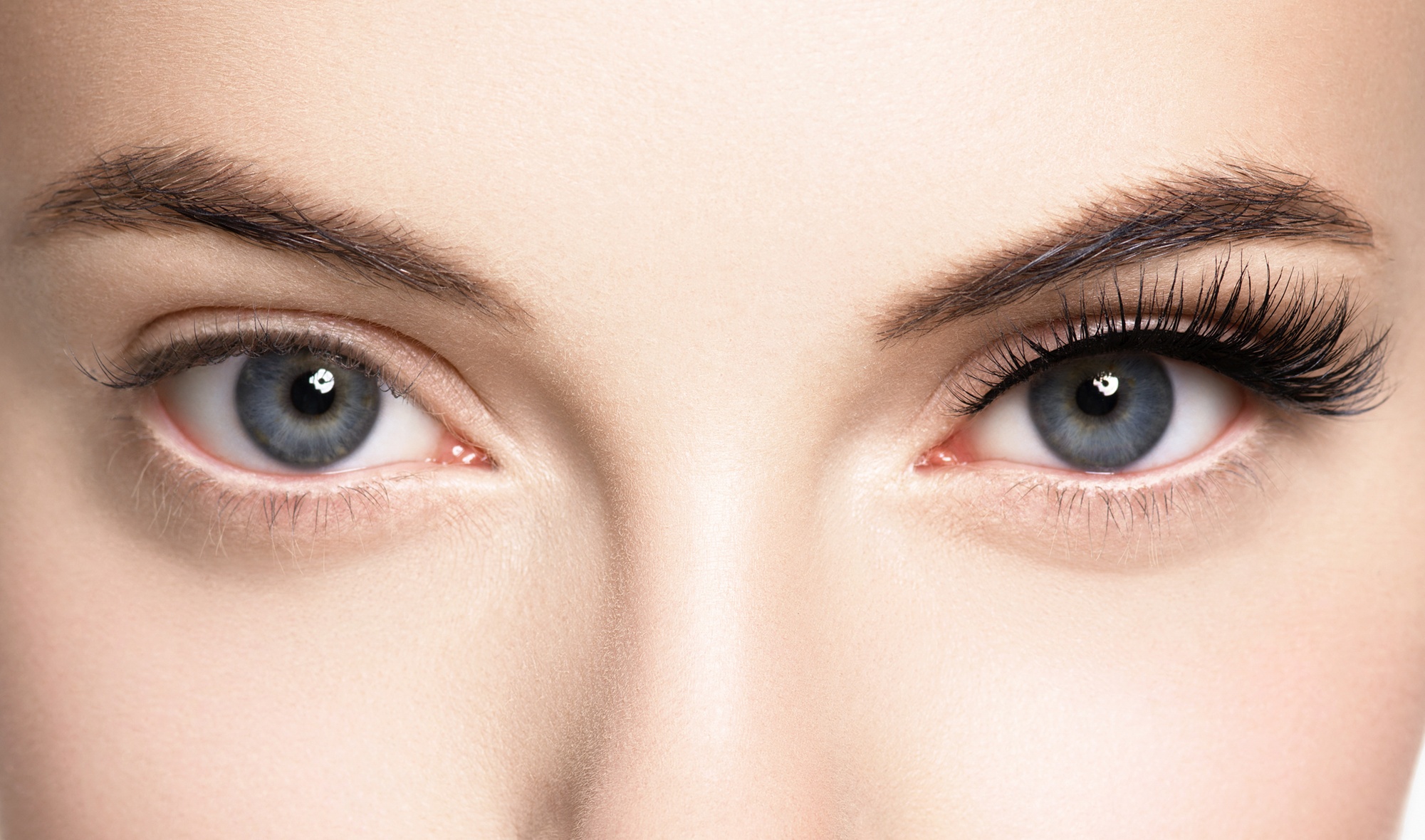 Full Set Eyelash Extensions for a Fuller Look