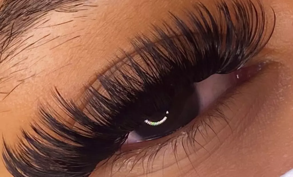 Up to 42% Off on Eyelash Extensions at Blnkmiink Studio - Second Medium