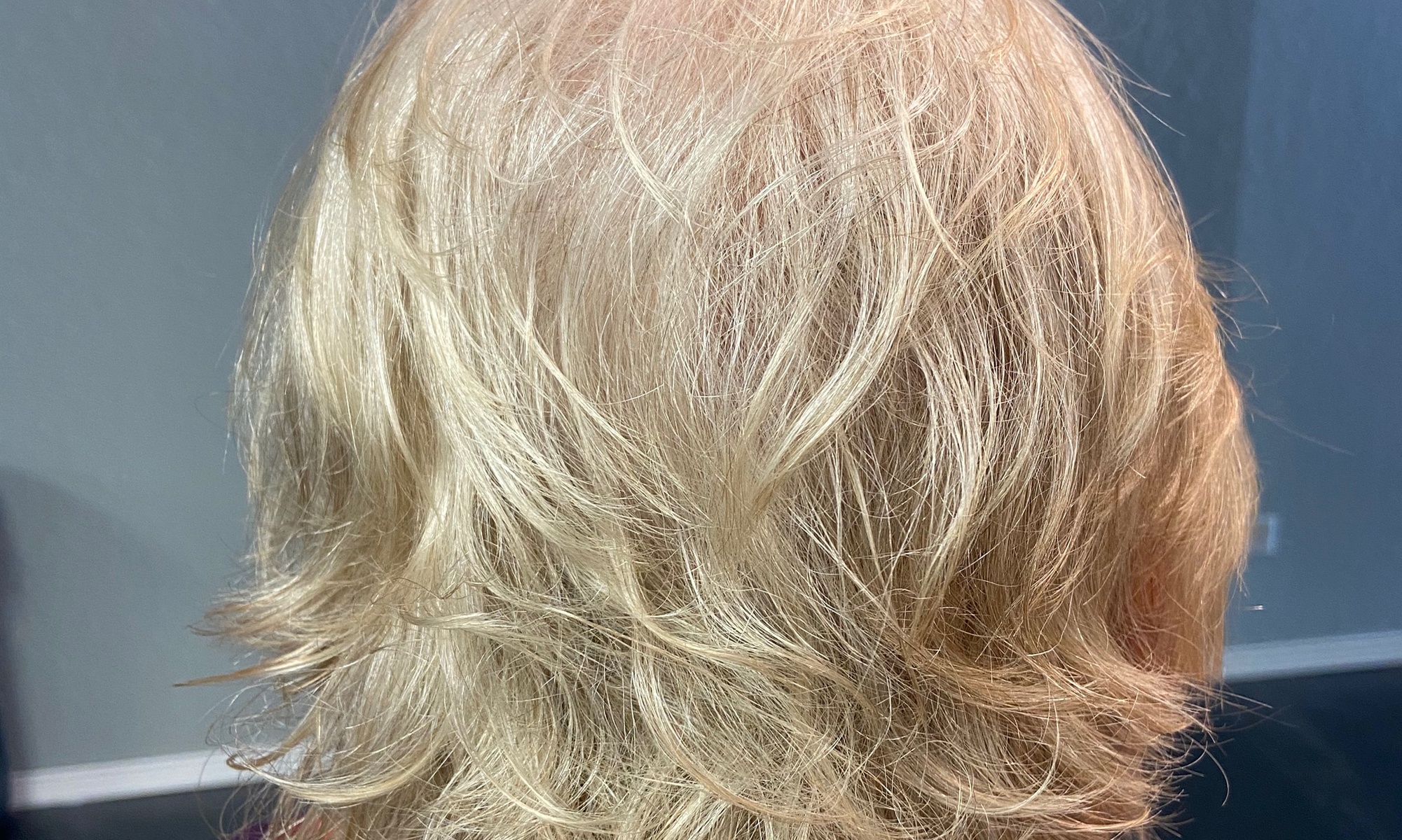 Women's haircut with mask, blow-dry & style for a fresh new look