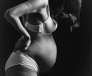 Up to 93% Off on Maternity & Newborn Photo Session at Born to Grow Photography