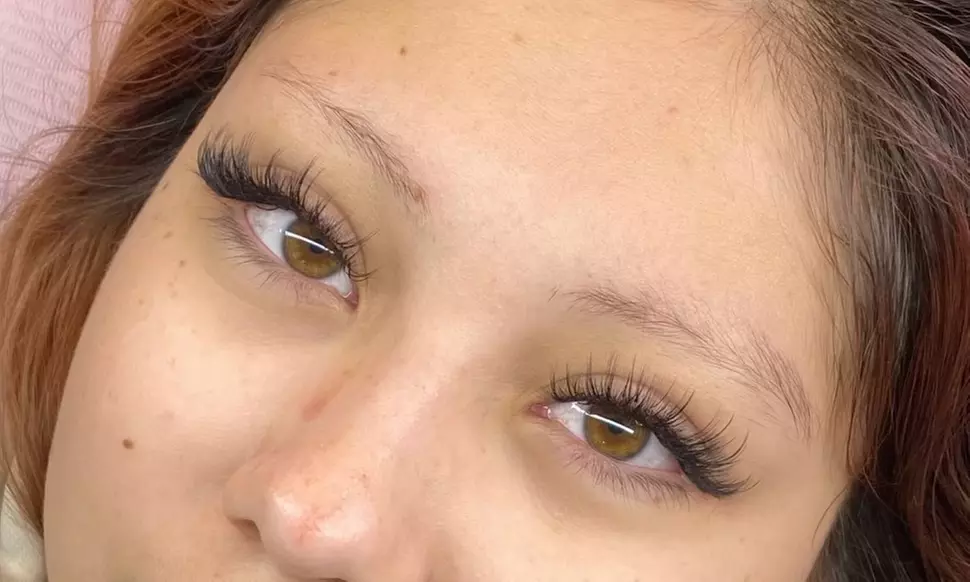 Transform Your Look: Get Luscious Lashes That Wow