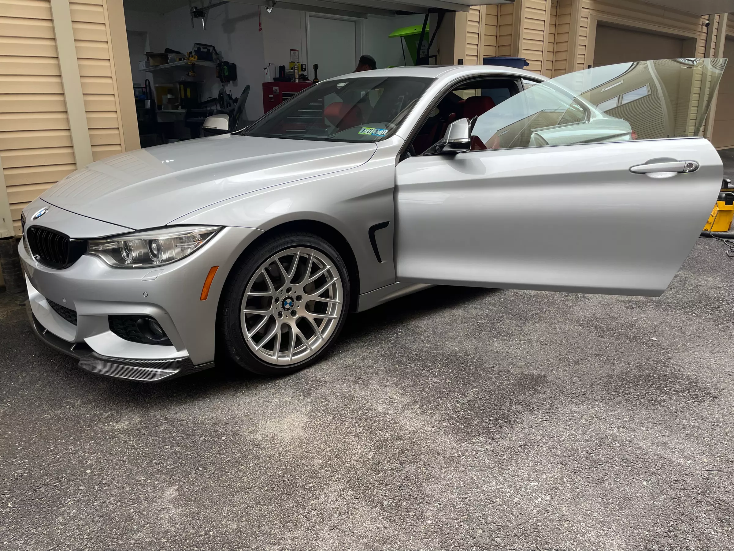 Interior/Exterior Auto Detailing Packages for Cars, SUVs & Mini-Vans
