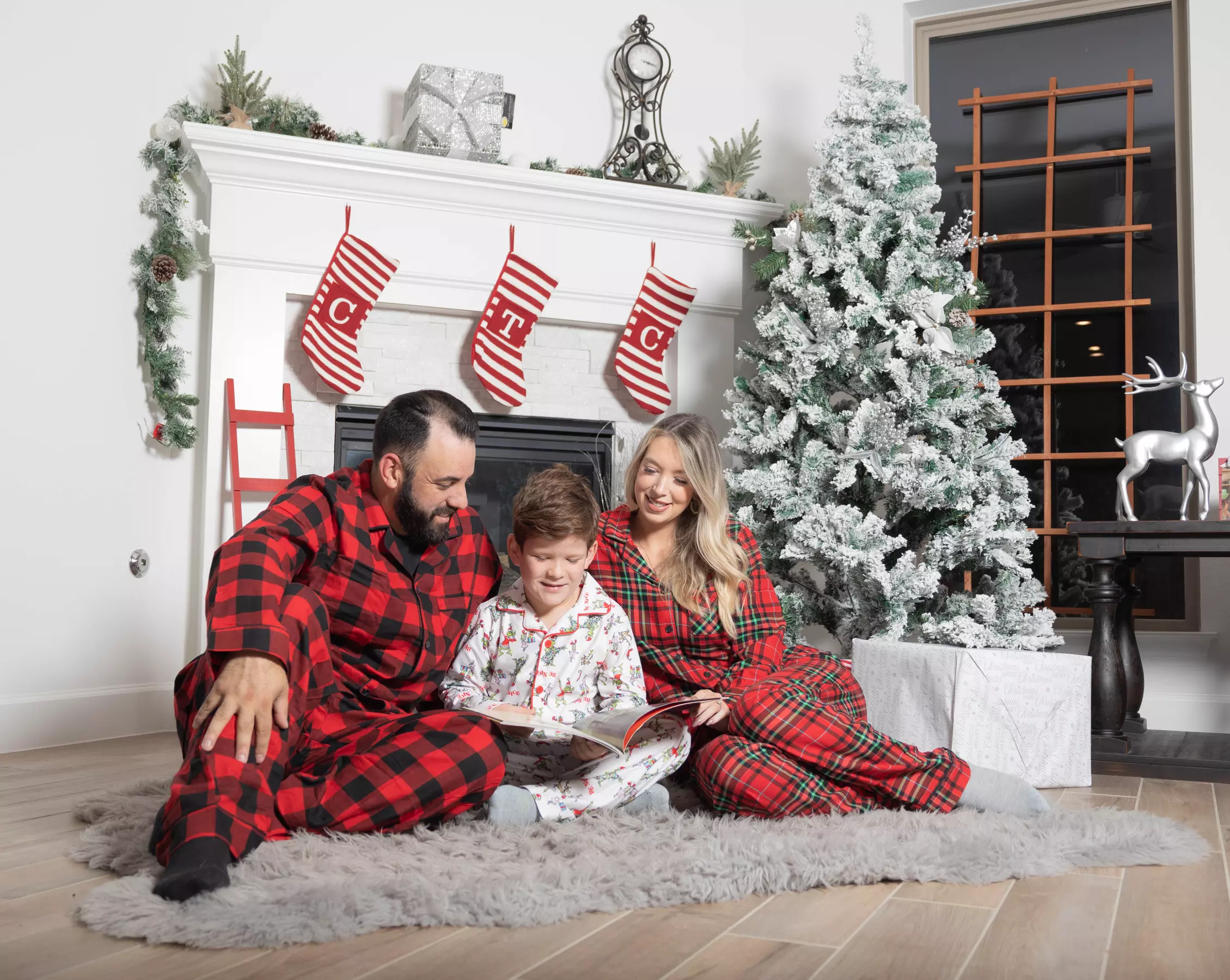 Up to 91% Off on In-Studio Holiday Family Shoot