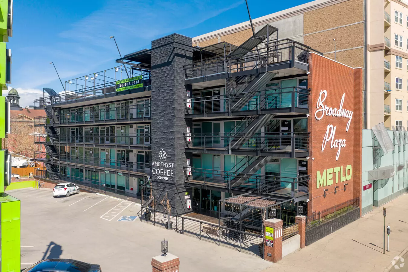 Enjoy a luxury brazilian wax experience at NVUS Brows And Skincare with options for one or two sessions, up to 56% off