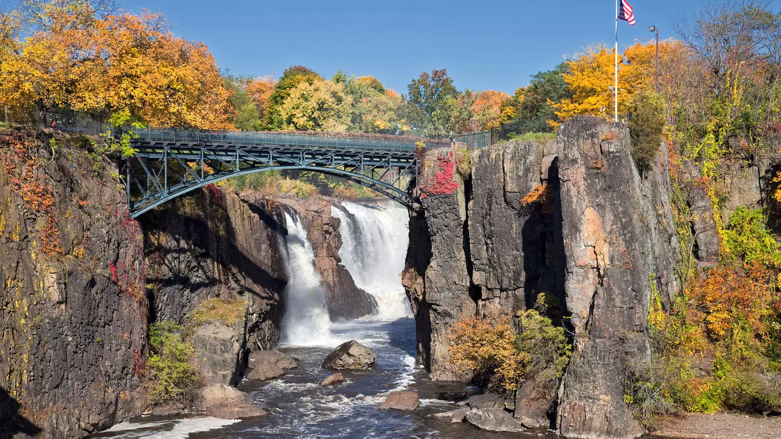 Explore Paterson Great Falls with a 420 Two Hour Guided Tour