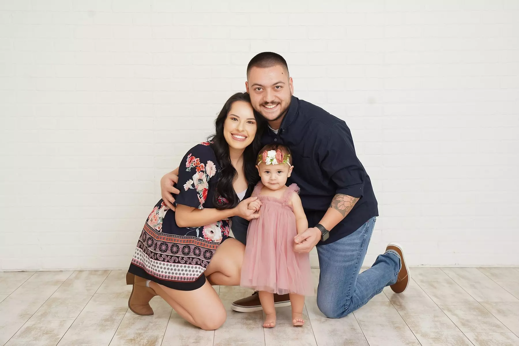 Studio Photo Shoot: 20 or 45 Minute Session with Up to 4 People