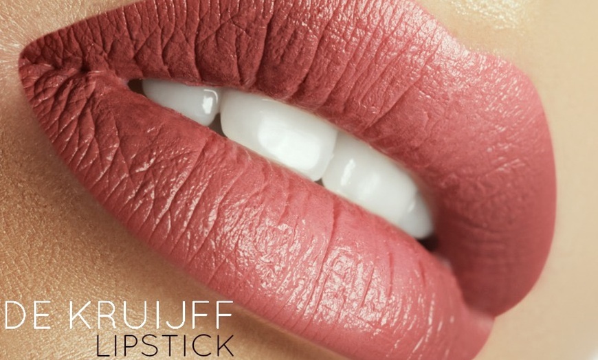 Image 2: Get Signature Eyebrow Package or 30-min Express Makeup Application at De Kruijff at the Veranda (Up To 28% Off)