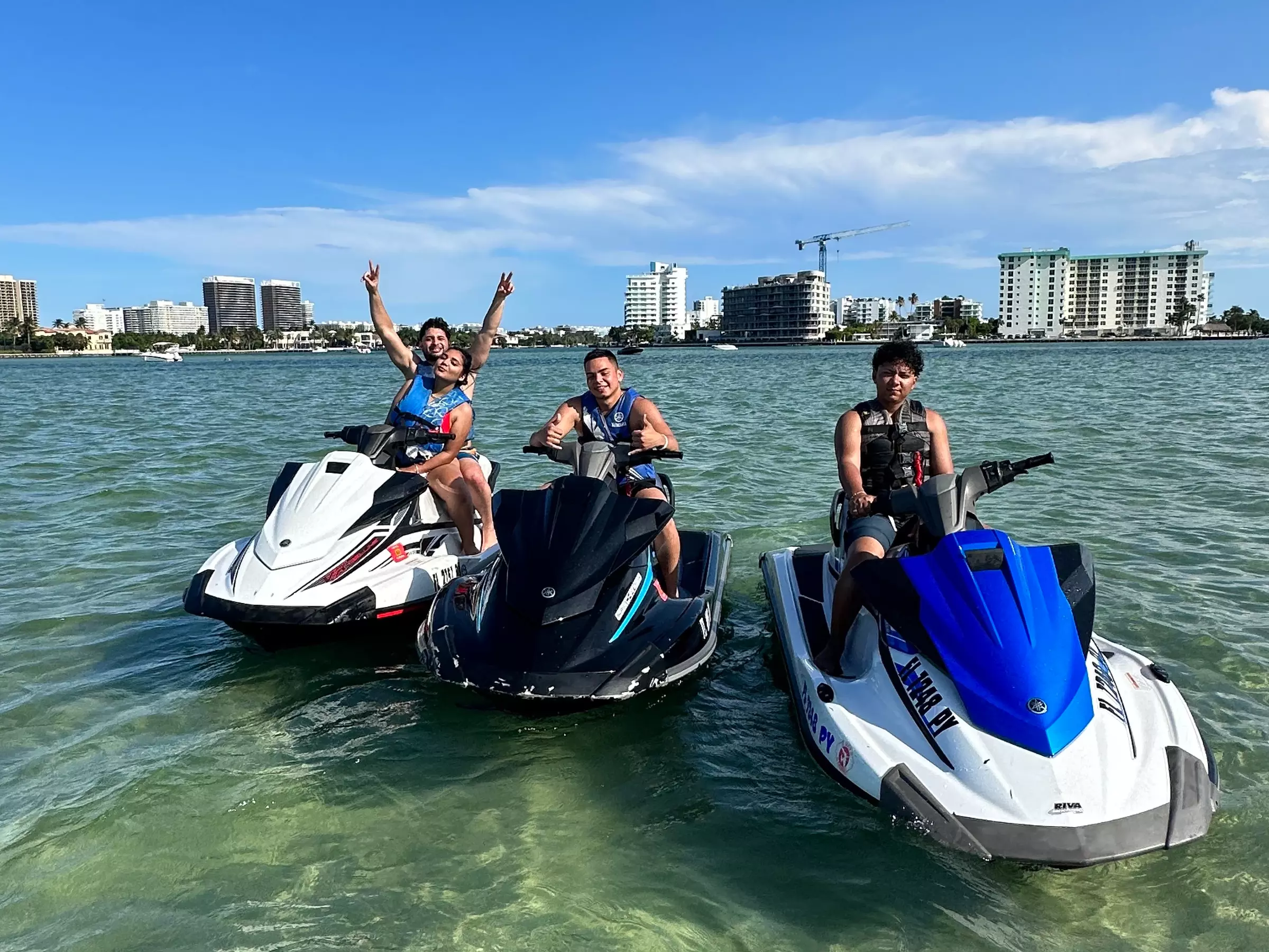 1-Hour Jetski Rental + Boat Ride for 1 or 2 People w/w/o Check-In Fee 