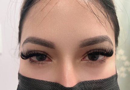 One full set of classic Mink or Silk individual Eyelash Extensions - Splendid Lash