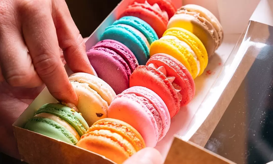 Bis zu 24% Rabatt auf den Makrone bei Mont Blanc Gelateria