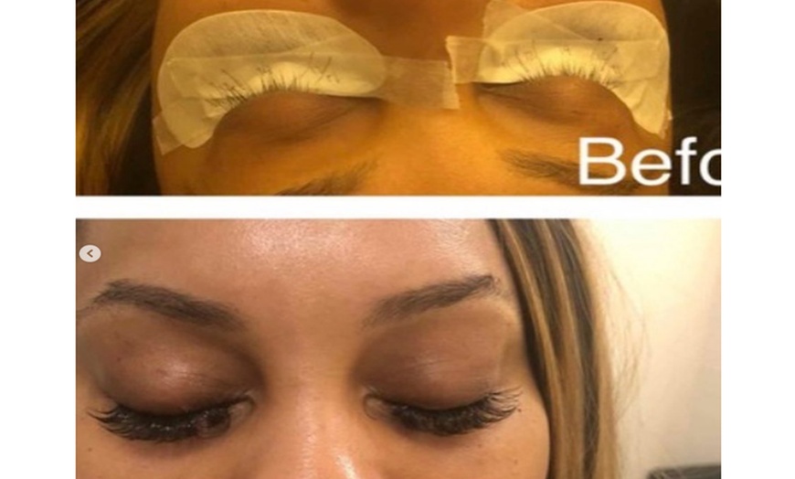 Image 3: Enhance Your Look with Stunning Eyelash Extensions