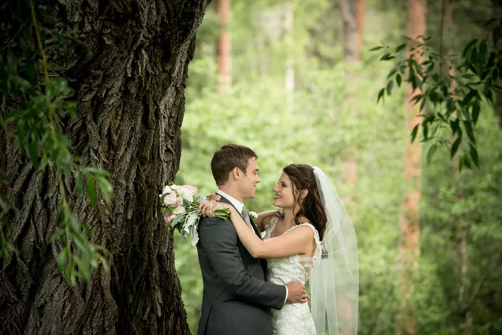 Up to 70% Off on Wedding Photography at Elizabeth Andrews Photo