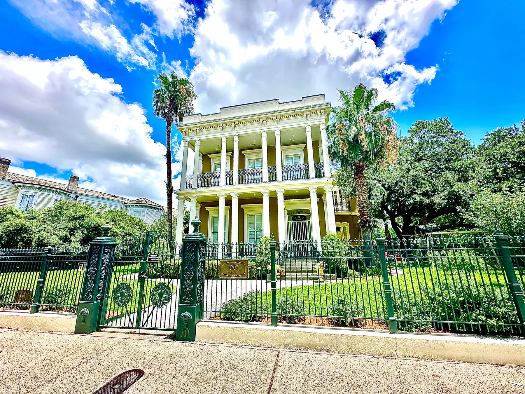 Up to 35% Off on VIP Driving Tour of Bayou St John / Cemetery & more