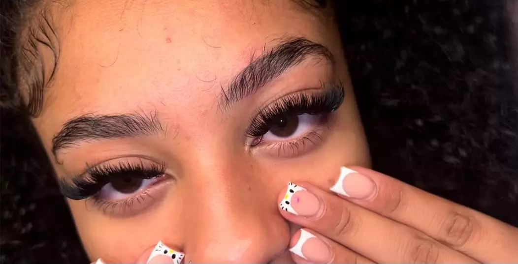 Pampered Express offers Cat Eye, Classic, Hybrid & more eyelash extensions with up to 50% off for stunning looks - Second Medium