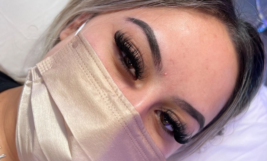 Image 10: Get a Full Set of Hybrid, Volume, or Classic Eyelash Extensions