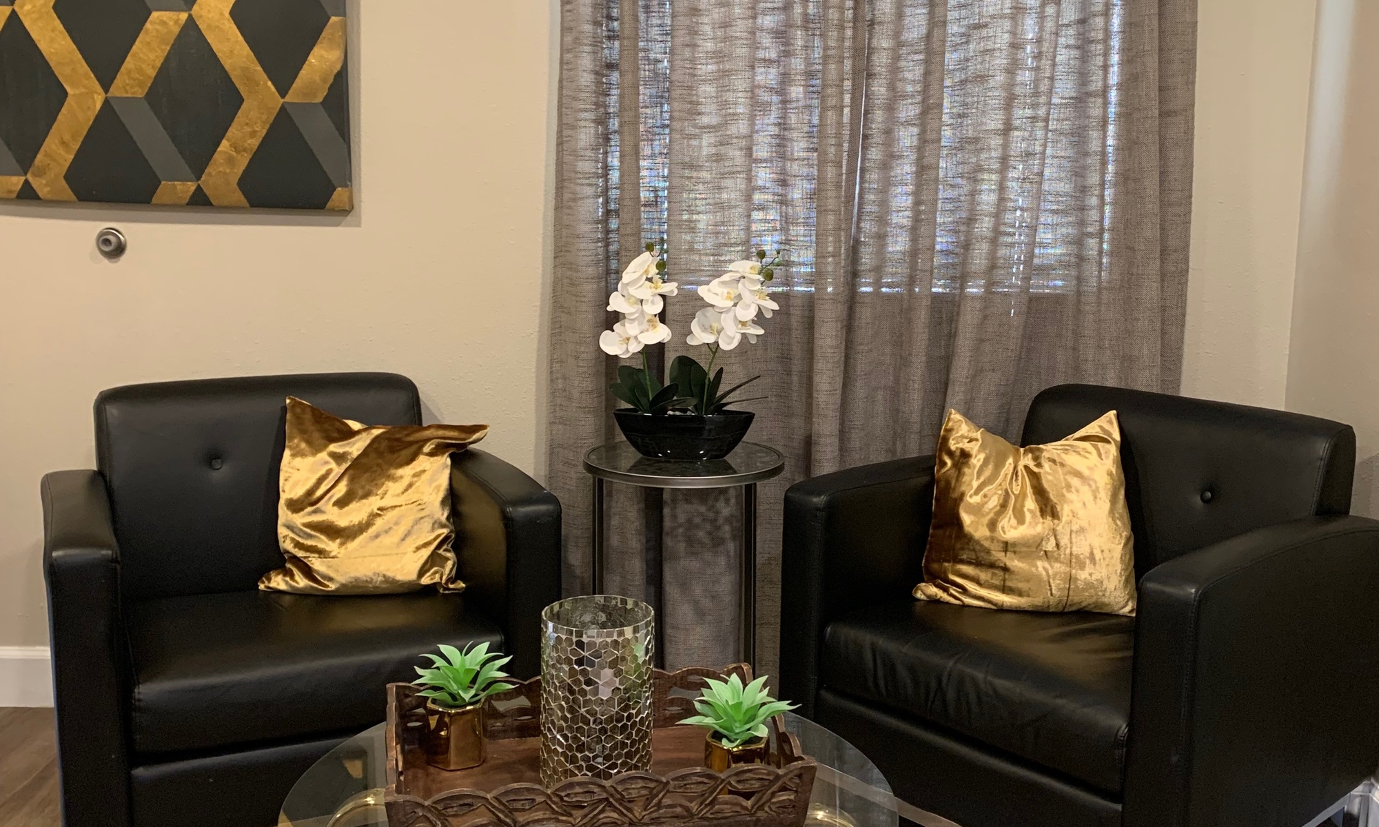 Dive into relaxation at Zenity Spa! Enjoy up to 57% off 50-Min Facials with Neck Massage or Hydrafacial Magic!
