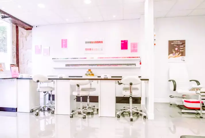 Jusqu'à 43% de remise sur Épilation à la cire chez SO BODY NAIL - Institut Body Minute