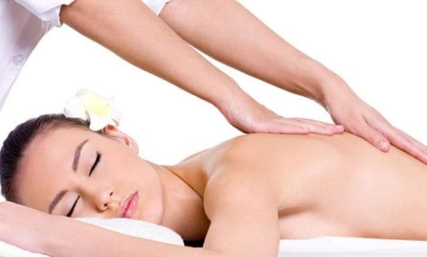 Image 1: Jusqu'à 34% de remise sur Massage - Classique chez MADAME FLORIANE FONTAINE