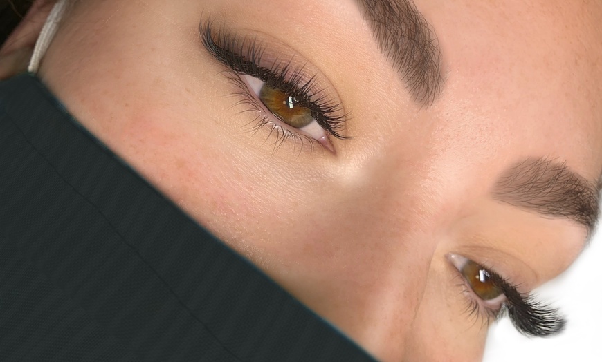 Image 8: Transform Your Look with The Love Struck Set or Subtle Effect