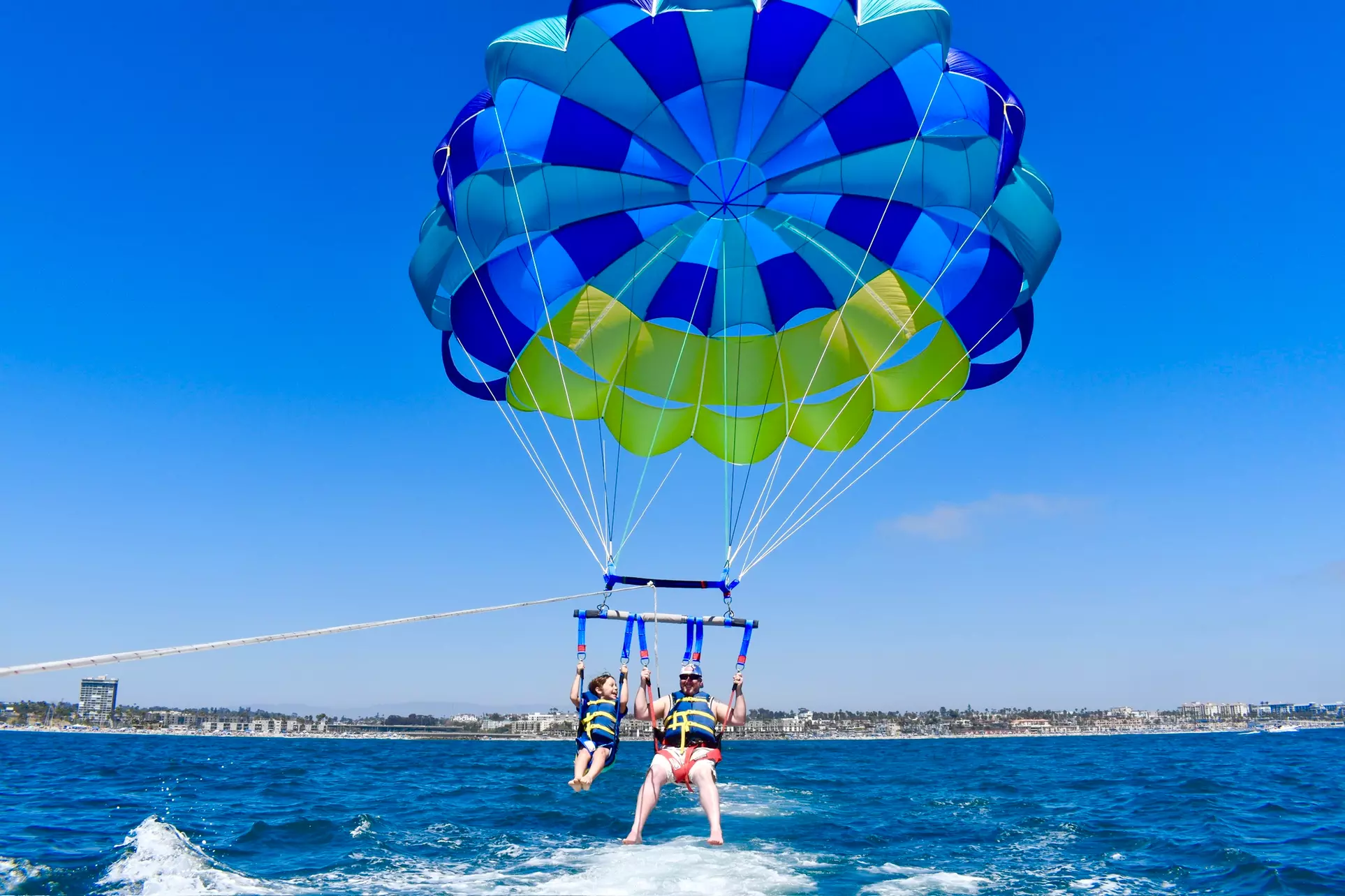 Share the Thrill: 800ft Parasail Flight! Smooth Take-offs and Landings