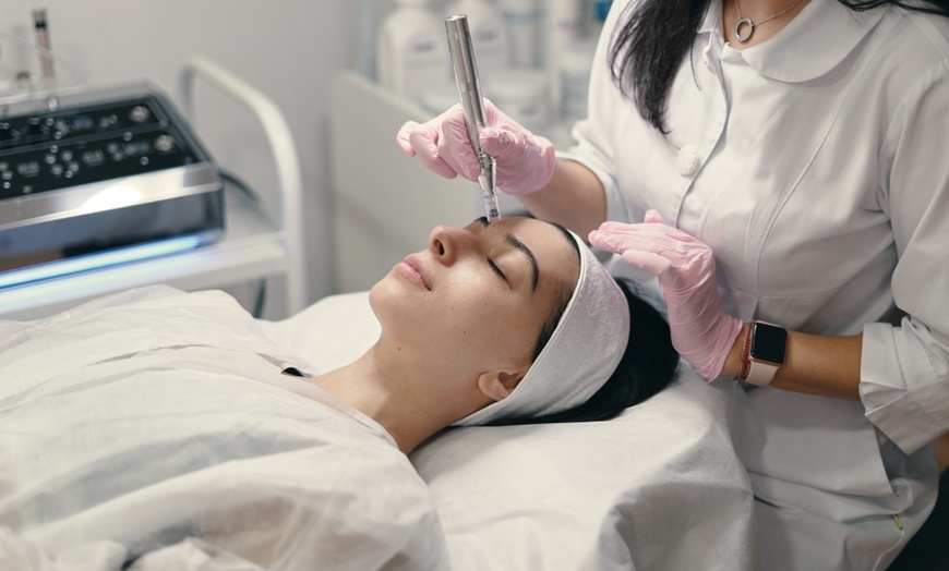 Image 1: 60 Min. Gesichtsbehandlung mit Diamant-Mikrodermabrasion