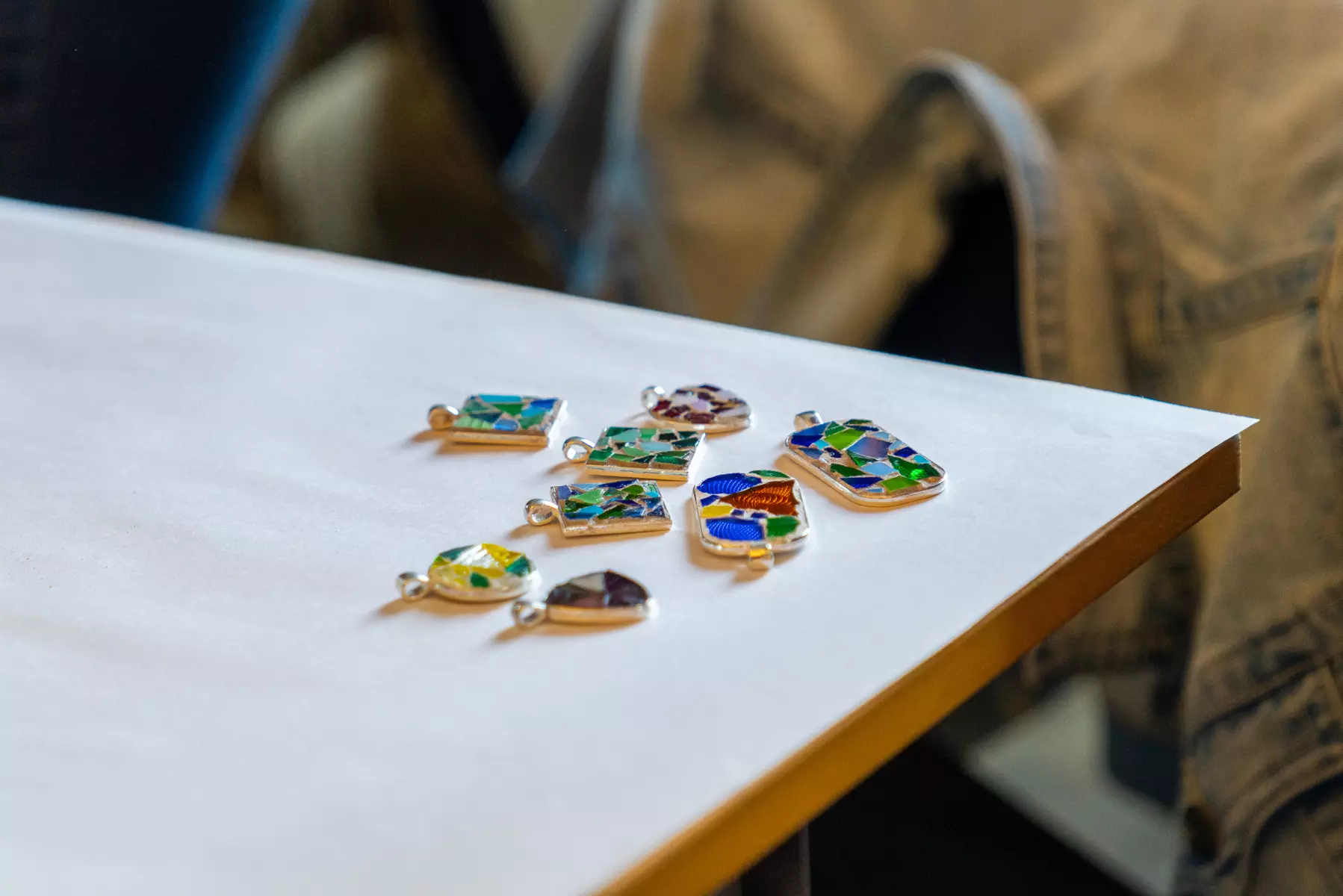 Explore Unique Glass Art Classes and Create Stunning Designs