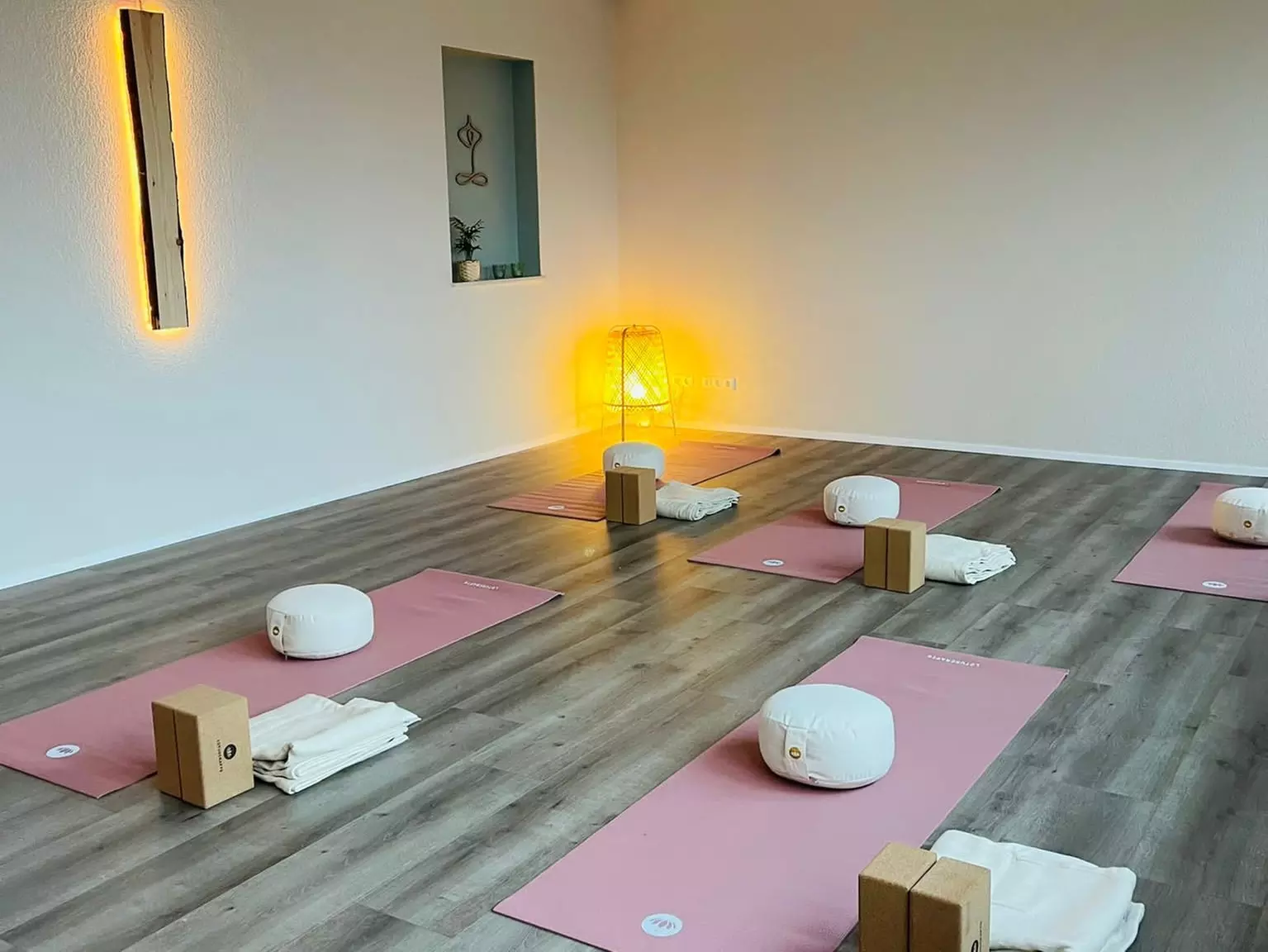 Probestunde Pole Dance, Stretching oder Yoga für 1 Person