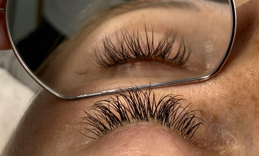 Image 1: Up to 50% Off on Eyelash Extensions at QueenVLashesUK