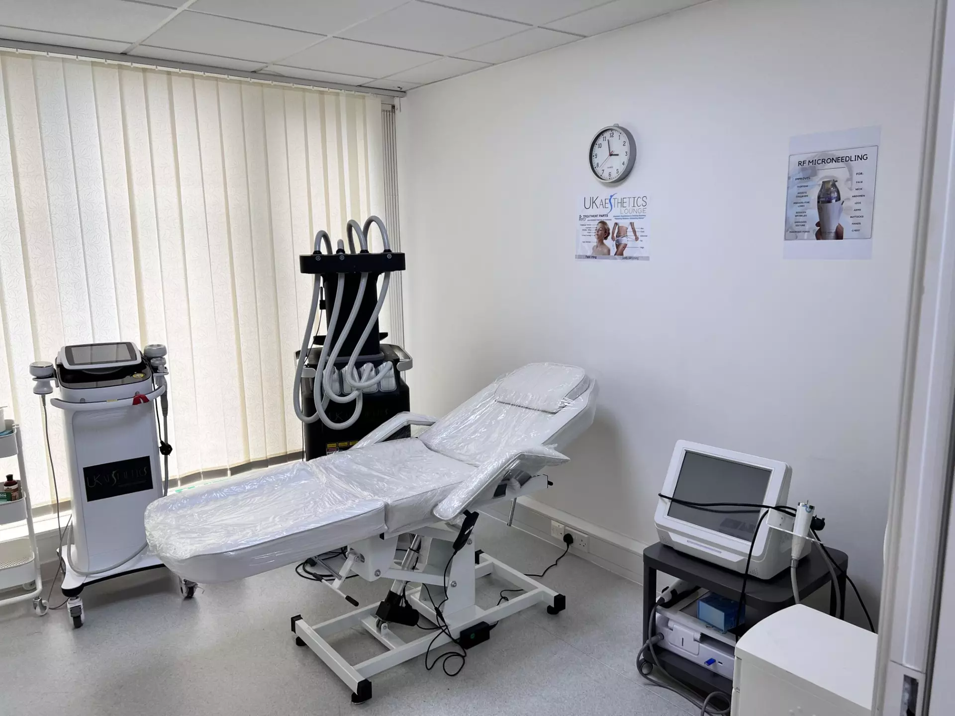 Up to 60% Off on Cavitation at UK Aesthetics Lounge