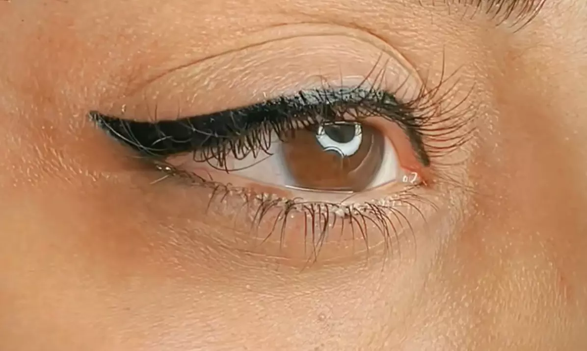 Permanent Eyebrow, Eyeliner, or Lipliner Tattoo Sessions