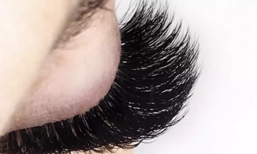 Up to 32% Off on Eyelash Extensions at Jash Beauty Bar